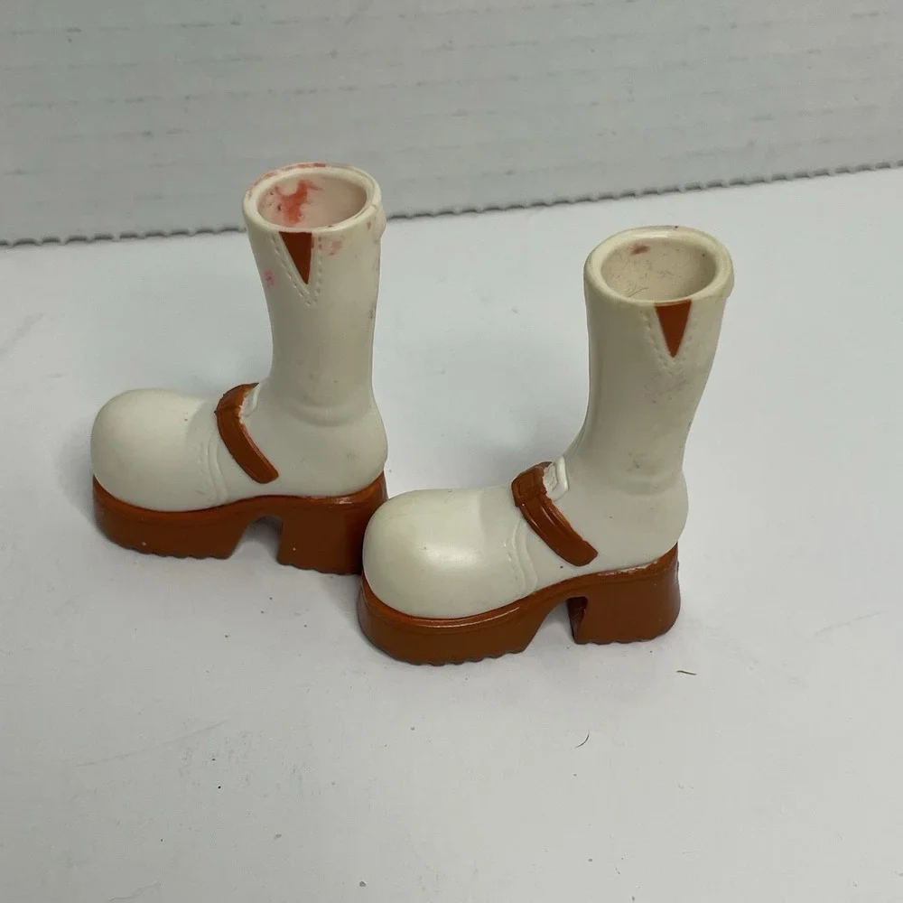 Bratz Girlz Girl Doll Shoes White & Brown Chunky Boots Accessory Needs Cleaning